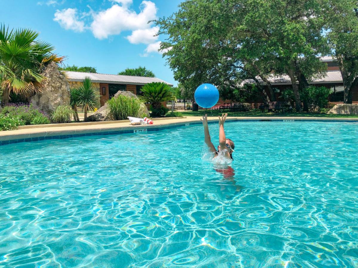 Sun Outdoors Lake Travis Hudson Bend Ngoại thất bức ảnh