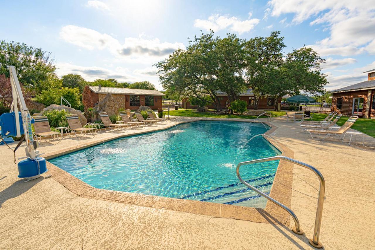 Sun Outdoors Lake Travis Hudson Bend Ngoại thất bức ảnh